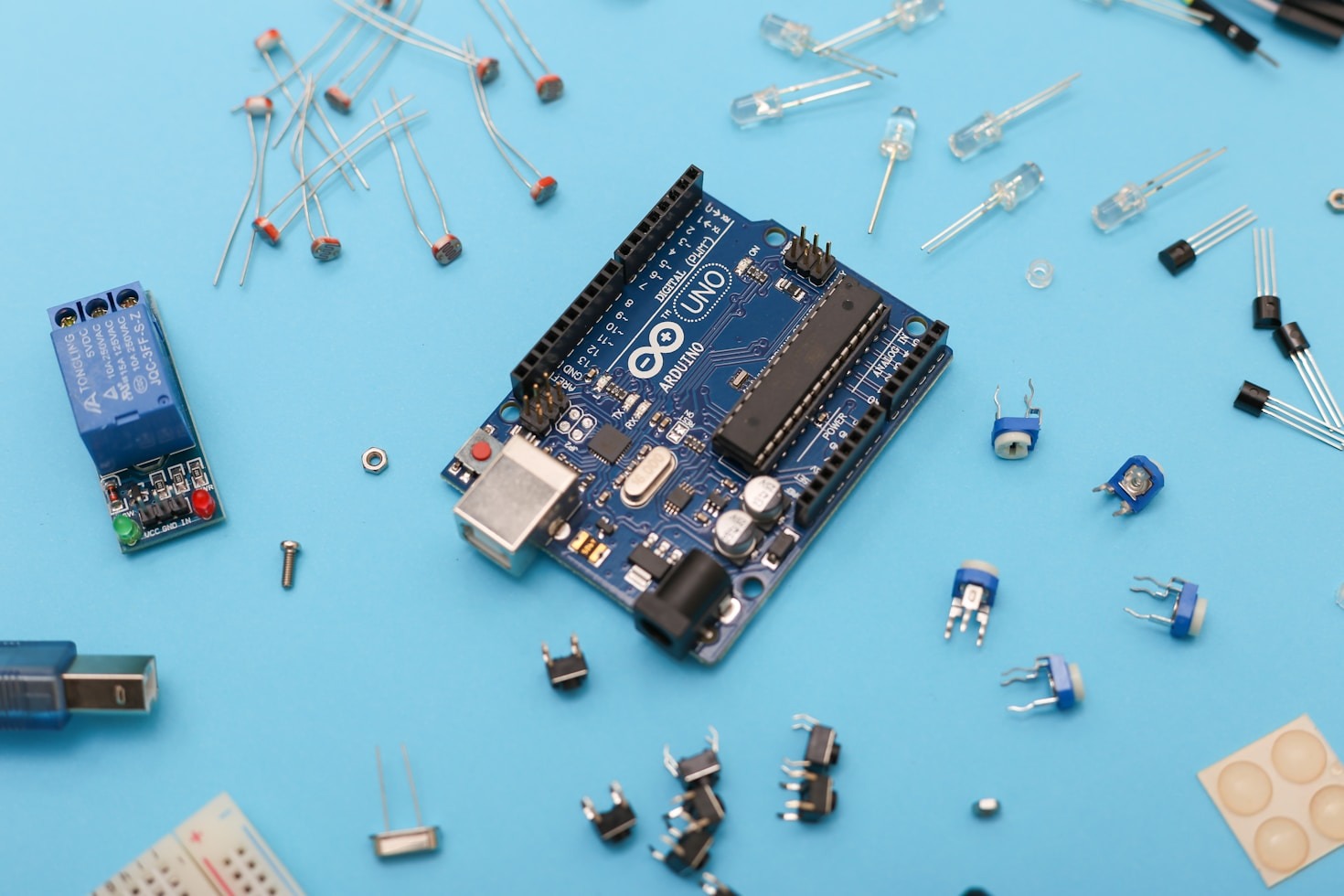 Guía básica para elegir tu primer microcontrolador