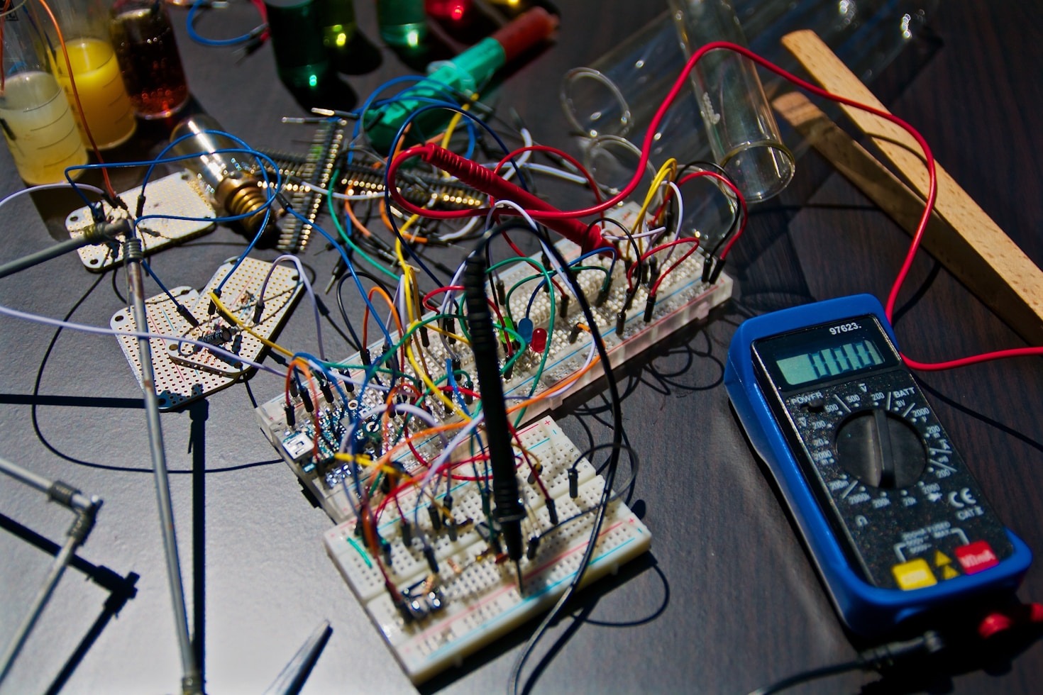 Cinco herramientas indispensables para todo maker mexicano